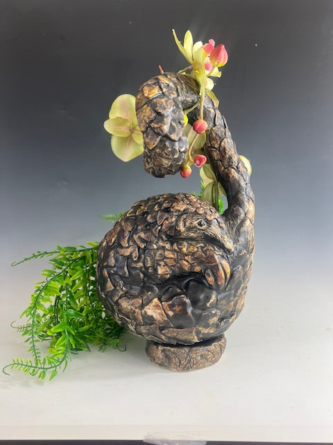 W Pangolin